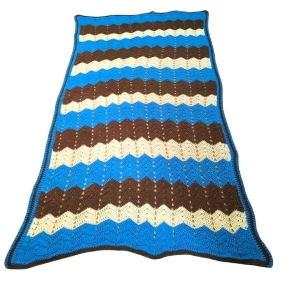 Handcrafted Grandma Crochet Knit Afghan Throw Blanket in Coastal Waters Blue - Picture 4 of 6